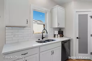 1597 N Village Cir, Kalamazoo, MI 49009 - Photo 8