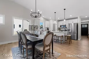 1597 N Village Cir, Kalamazoo, MI 49009 - Photo 12