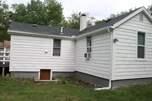 389 Parker Ave, Benton Harbor, MI 49022 - Photo 10