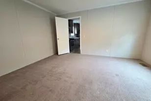 638 Courtland Ln, Muskegon, MI 49442 - Photo 10