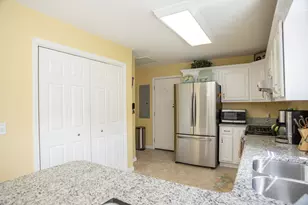 1109 Meadowsweet Ln, Vicksburg, MI 49097 - Photo 8