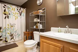 1109 Meadowsweet Ln, Vicksburg, MI 49097 - Photo 14