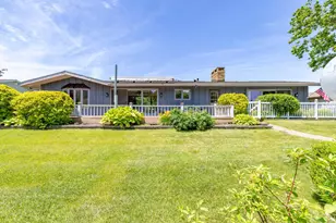 68911 Island Dr, Edwardsburg, MI 49112 - Photo 2