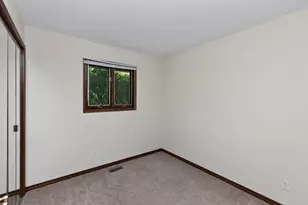 68911 Island Dr, Edwardsburg, MI 49112 - Photo 26
