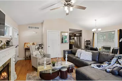 1015 Monroe Street, Benton Harbor, MI 49022 - Photo 6