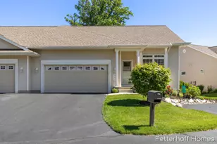 945 Kensington St NW, Grand Rapids, MI 49534 - Photo 1