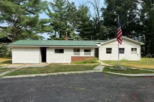 3105 N Evergreen Dr, White Cloud, MI 49349 - Photo 1