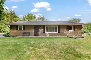 216 Lake Hills Dr, Concord, MI 49237 - Photo 2