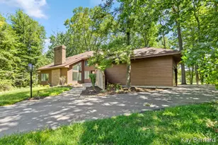 1860 Beard Dr SE, Grand Rapids, MI 49546 - Photo 4