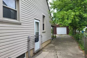 22820 Teppert Ave, Eastpointe, MI 48021 - Photo 2