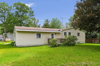 155 Burke Avenue, Holland, MI 49424 - Photo 4
