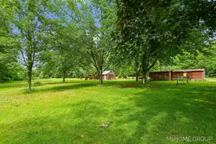 155 Burke Ave, Holland, MI 49424 - Photo 8