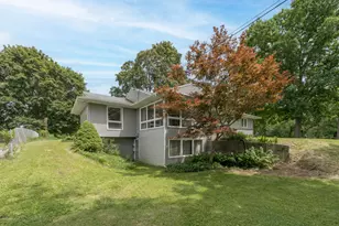 4092 Saratoga Ave, Kalamazoo, MI 49048 - Photo 2