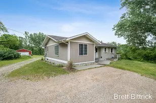 2810 20 Mile Road NW, Kent City, MI 49330 - Photo 2