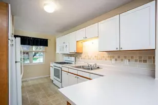 970 Ada Pl Dr SE, Grand Rapids, MI 49546 - Photo 10