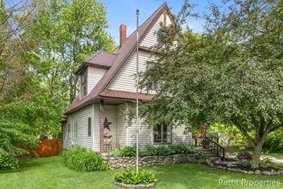 417 S Stewart Avenue, Fremont, MI 49412 - Photo 2