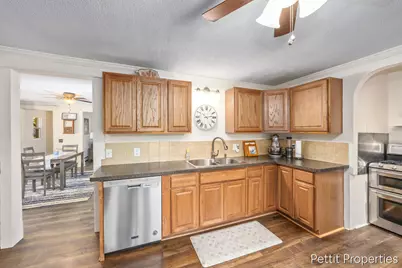 417 S Stewart Avenue, Fremont, MI 49412 - Photo 8