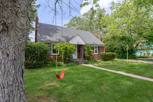 519 Granada Ave, Saint Joseph, MI 49085 - Photo 2