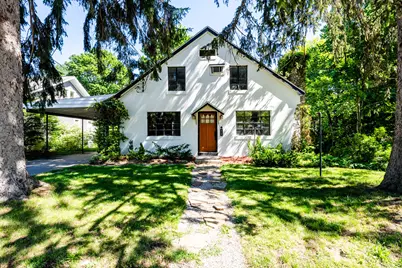 312 W Chicago Street, Buchanan, MI 49107 - Photo 1