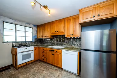 312 W Chicago Street, Buchanan, MI 49107 - Photo 6