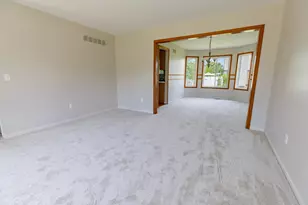 33738 Elmira Ct, Livonia, MI 48150 - Photo 8