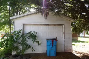 709 S Main St, Three Rivers, MI 49093 - Photo 14