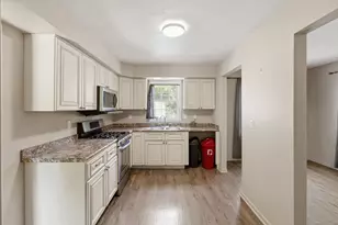 9050 Almena Dr, Kalamazoo, MI 49009 - Photo 12