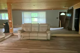 641 Tracey Ln, Brighton, MI 48114 - Photo 4