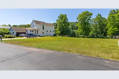 578 Swan River Drive, Benton Harbor, MI 49022 - Photo 6