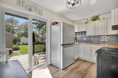 3201 Sablain Parkway Drive, Lansing, MI 48910 - Photo 2