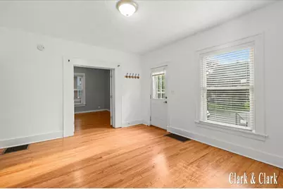 437 Rosewood Avenue SE, Grand Rapids, MI 49506 - Photo 2