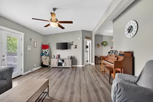 1990 Oak Leaf Dr, Adrian, MI 49221 - Photo 6