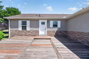 1990 Oak Leaf Dr, Adrian, MI 49221 - Photo 34