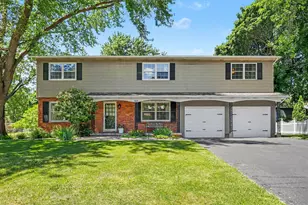 605 East Dr, Marshall, MI 49068 - Photo 2