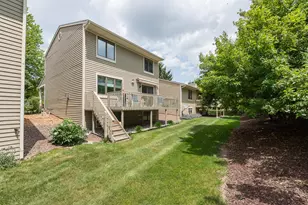 607 Woodcreek Cir, Saline, MI 48176 - Photo 2
