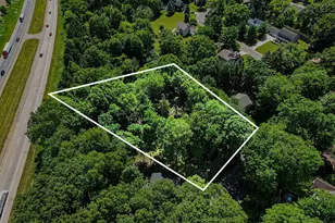 911 N Wooded Ln, Marshall, MI 49068 - Photo 1