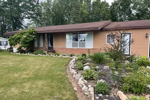 1807 S Lake Mitchell Dr, Cadillac, MI 49601 - Photo 2