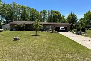 1807 S Lake Mitchell Dr, Cadillac, MI 49601 - Photo 10