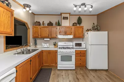 6009 Keeney Drive, Six Lakes, MI 48886 - Photo 10