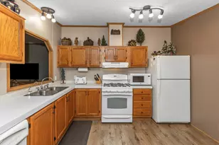 6009 Keeney Dr, Six Lakes, MI 48886 - Photo 10