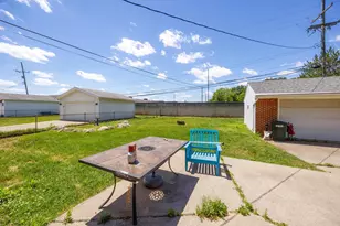 7543 N Wildwood St, Westland, MI 48185 - Photo 8