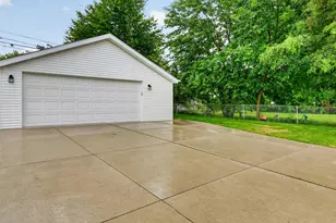 29360 Howard Ave, Madison Heights, MI 48071 - Photo 28