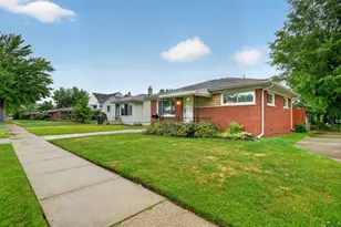 29360 Howard Ave, Madison Heights, MI 48071 - Photo 4