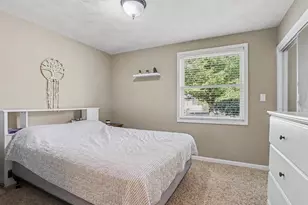 301 Pepperidge Ln, Battle Creek, MI 49015 - Photo 12