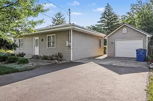 301 Pepperidge Ln, Battle Creek, MI 49015 - Photo 4