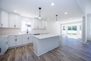 20209 Sunset St, Livonia, MI 48152 - Photo 14