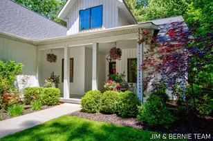 6225 Lighthouse Ct, Saugatuck, MI 49453 - Photo 2