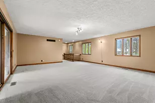 10518 Stadium Dr, Kalamazoo, MI 49009 - Photo 12