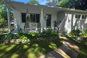 233 Clover Ln, Battle Creek, MI 49015 - Photo 2