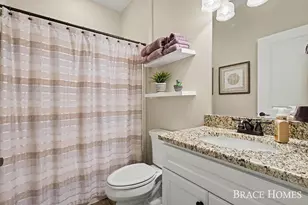 2902 Woodridge Cir NE, Grand Rapids, MI 49525 - Photo 18